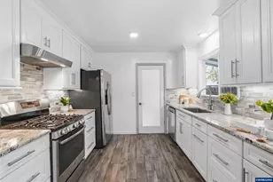 1932 NW Garryanna Pl, Corvallis, OR 97330 - Photo 14