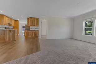 365 Mountain View Rd, Sweet Home, OR 97386 - Photo 8