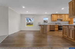 365 Mountain View Rd, Sweet Home, OR 97386 - Photo 10