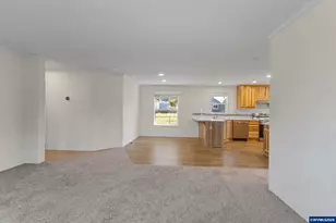 365 Mountain View Rd, Sweet Home, OR 97386 - Photo 6