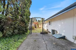 3418 Hidden Valley Dr NW, Salem, OR 97304 - Photo 30