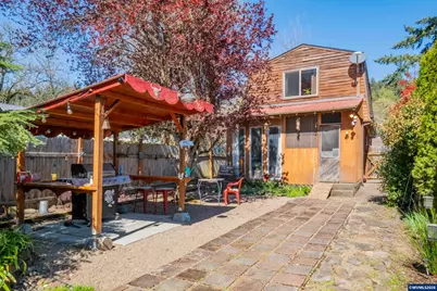 612 Kay Av, Brownsville, OR 97327 - Photo 22