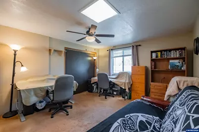 612 Kay Av, Brownsville, OR 97327 - Photo 20