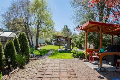 612 Kay Av, Brownsville, OR 97327 - Photo 24