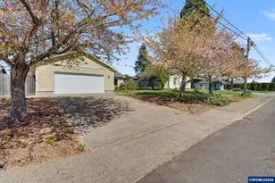 550 SE Hankel St, Dallas, OR 97338 - Photo 2