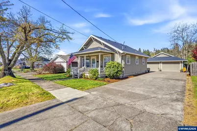 423 S 1st St, Silverton, OR 97381 - Photo 4