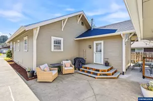 423 S 1st St, Silverton, OR 97381 - Photo 26