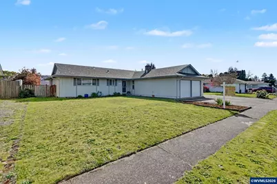 1368 Westwood Dr, Stayton, OR 97383 - Photo 2