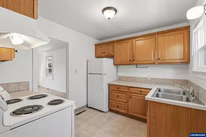 611 NW 11th St, Corvallis, OR 97330 - Photo 10