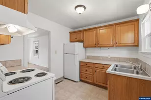 611 NW 11th St, Corvallis, OR 97330 - Photo 10