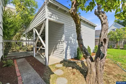611 NW 11th St, Corvallis, OR 97330 - Photo 26