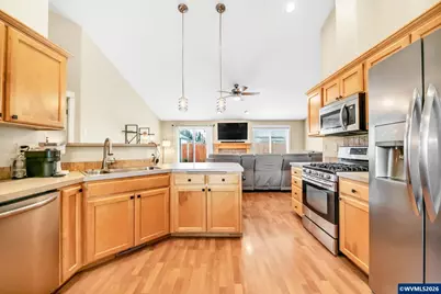 41 Sandalwood Lp, Creswell, OR 97426 - Photo 18