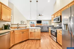 41 Sandalwood Lp, Creswell, OR 97426 - Photo 18