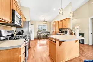 41 Sandalwood Lp, Creswell, OR 97426 - Photo 14