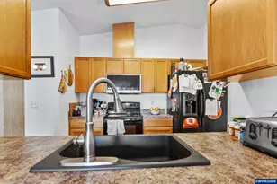 7530 6th St SE, Turner, OR 97392 - Photo 6