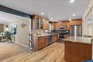 2920 Clover St NE, Albany, OR 97322 - Photo 6
