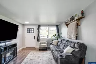 796 S R St, Cottage Grove, OR 97424 - Photo 4