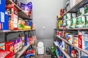 796 S R St St, Cottage Grove, OR 97424 - Photo 12