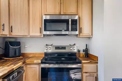 796 S R St, Cottage Grove, OR 97424 - Photo 10
