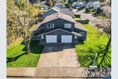 796 S R St, Cottage Grove, OR 97424 - Photo 2
