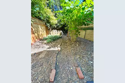 725 6th Av SW, Albany, OR 97321 - Photo 34