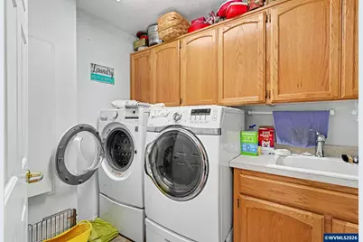 245 Edgewood Dr, Silverton, OR 97381 - Photo 32