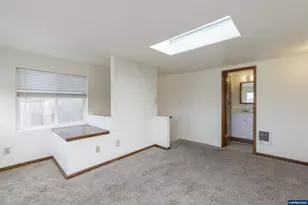 220 SW 29th St, Newport, OR 97365 - Photo 14