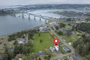 220 SW 29th St, Newport, OR 97365 - Photo 1