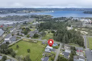 220 SW 29th St, Newport, OR 97365 - Photo 6