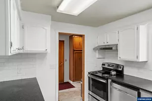 312 SW 9th St, Sublimity, OR 97385 - Photo 28