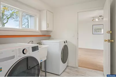 895 Burton St, Harrisburg, OR 97446 - Photo 18