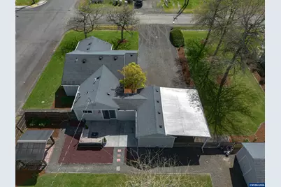 895 Burton St, Harrisburg, OR 97446 - Photo 38