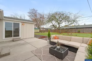 895 Burton St, Harrisburg, OR 97446 - Photo 32