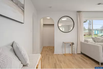 895 Burton St, Harrisburg, OR 97446 - Photo 8