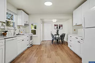 170 E Rose St, Lebanon, OR 97355 - Photo 10