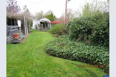 854 SW Swift Av, Mill City, OR 97360 - Photo 10
