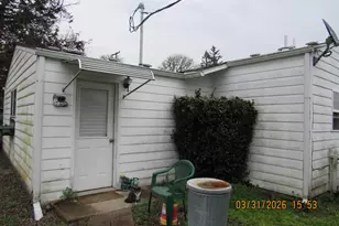 854 SW Swift Ave, Mill City, OR 97360 - Photo 24