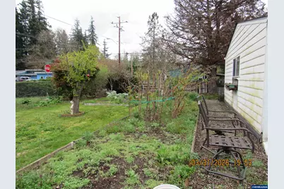 854 SW Swift Av, Mill City, OR 97360 - Photo 26