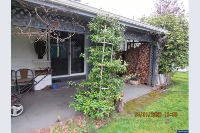 854 SW Swift Av, Mill City, OR 97360 - Photo 8