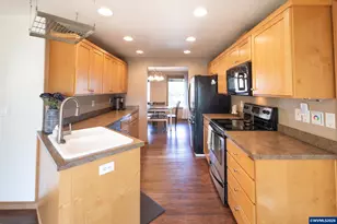 1937 Summerfield Ct SW, Albany, OR 97321 - Photo 10