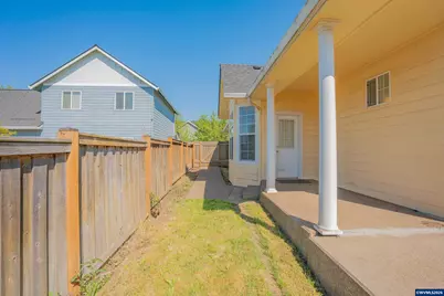 1055 Filbert St, Brownsville, OR 97327 - Photo 28