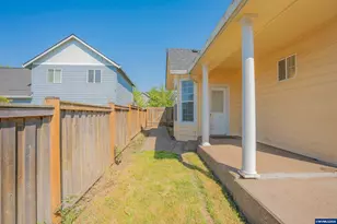 1055 Filbert St, Brownsville, OR 97327 - Photo 28