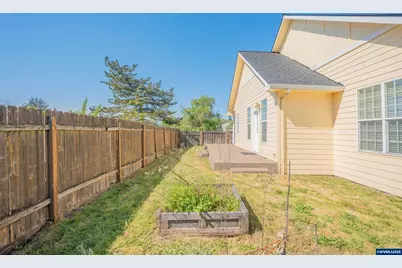 1055 Filbert St, Brownsville, OR 97327 - Photo 28
