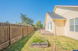 1055 Filbert St, Brownsville, OR 97327 - Photo 28