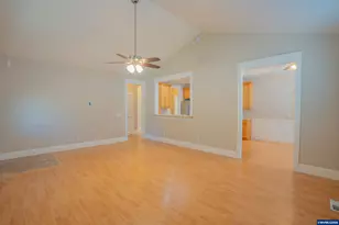 1055 Filbert St, Brownsville, OR 97327 - Photo 10