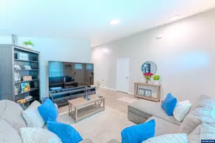 910 Kauai St SE, Salem, OR 97317 - Photo 4