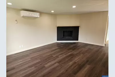 2419 Ermine St SE, Albany, OR 97322 - Photo 2