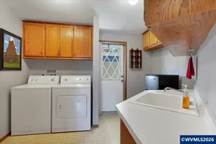 2120 Robins Ln SE, Salem, OR 97306 - Photo 32