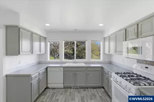 1438 Cathlamet Ct NW, Salem, OR 97304 - Photo 10