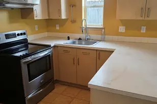 9607 SE Center Ct, Portland, OR 97266 - Photo 4